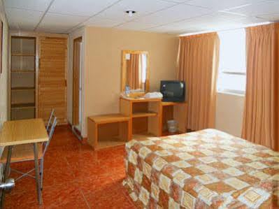 Hotel Plaza El Dorado Pachuca Exterior photo